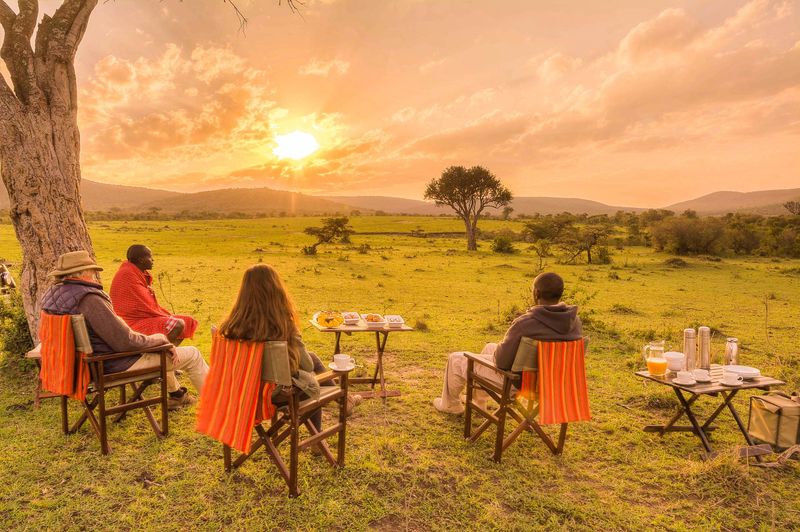 Bush breakfast at sunrise on the open plains